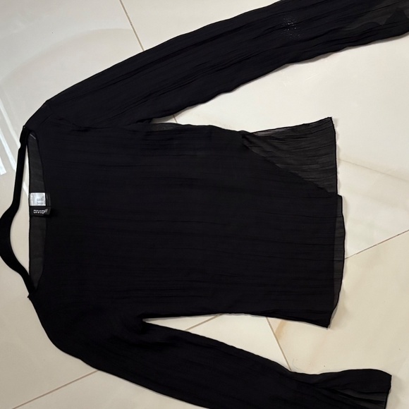 H&M CRINKLED TOP WITH OVERLOCKED TRIM - Picture 2 of 2